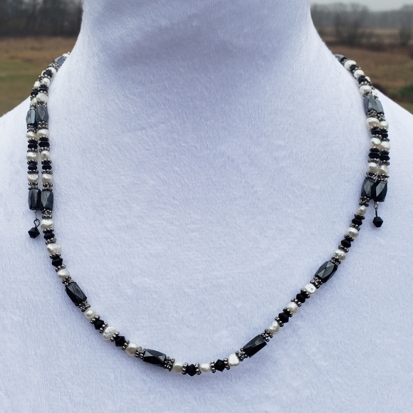 Multi-layered Beaded and Pearl Magnetic Wapped bracelet and necklace - Picture 10 of 10